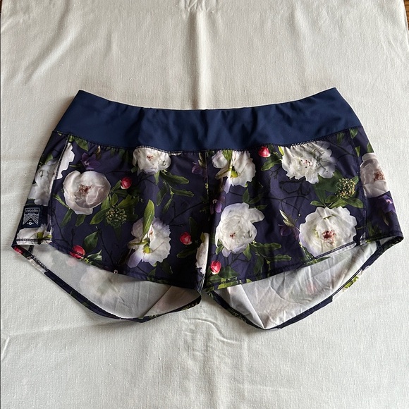 oiselle Pants - oiselle Roga Shorts MF Grounded 14